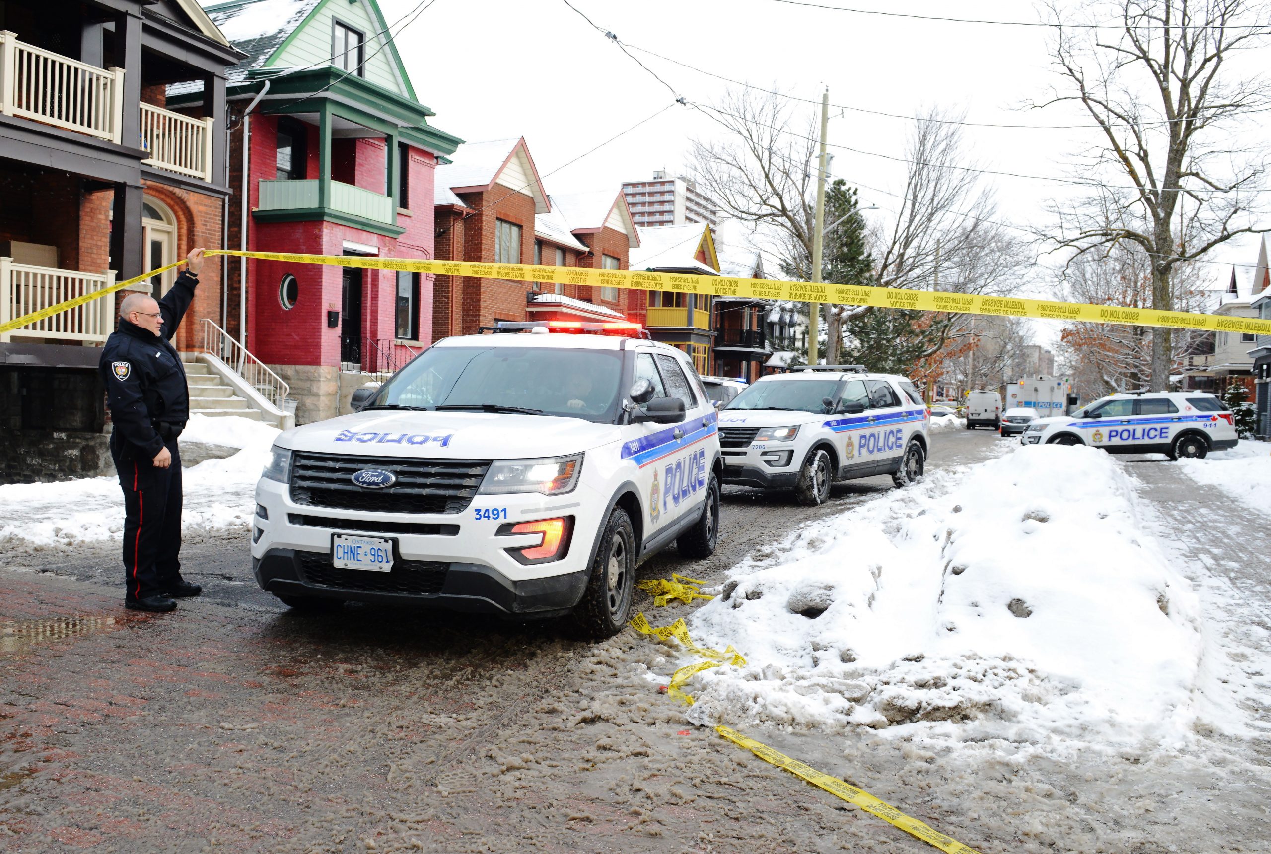 Масова стрелба в Онтарио: Възрастен мъж уби петима в кооперация