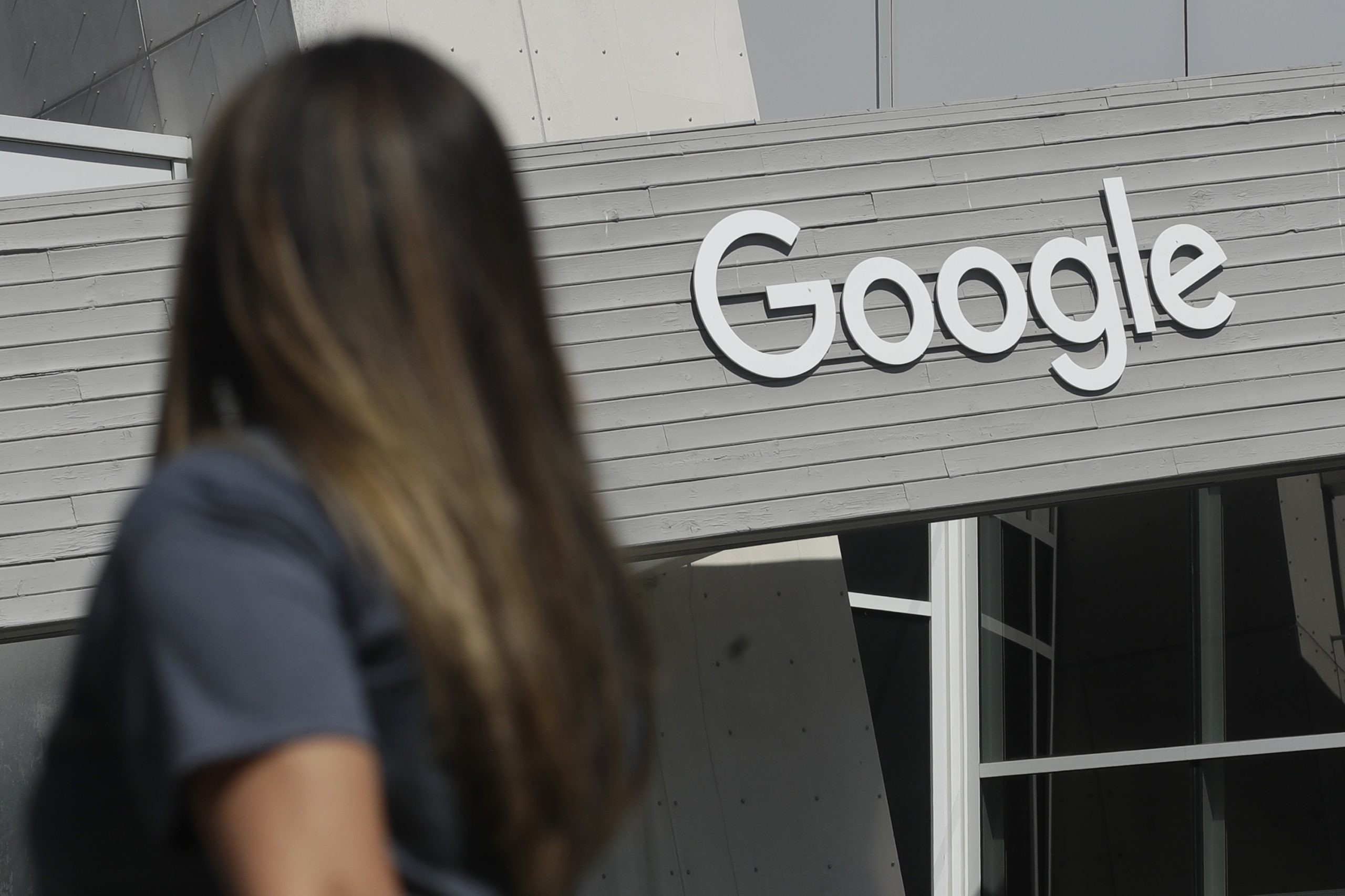 Гугъл ще трие местоположението на потребители при посещения за аборт в САЩ