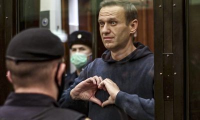 Навални е поставен в изолация за постоянно