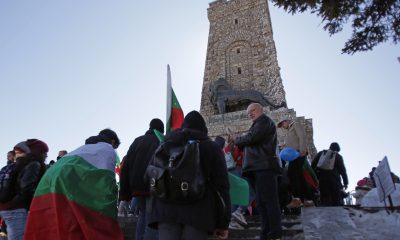 Историци: По-добре България да няма национален празник
