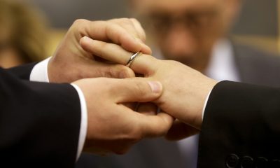 Сенатът прие законопроект, гарантиращ правото на еднополови бракове в САЩ