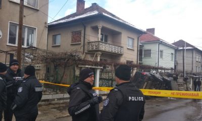 Изоставена сграда се срути в Бургас, 10-годишно е с опасност за живота