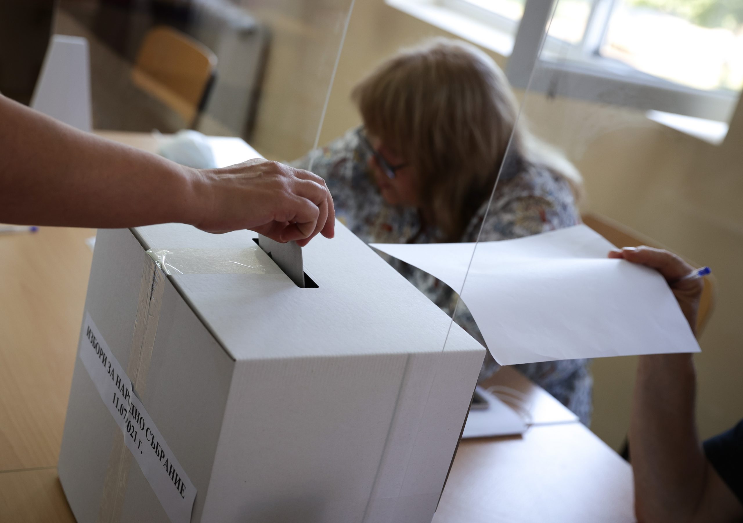 Българинът гласувал над 10 000 минути за 10 г. В неделя пак избори