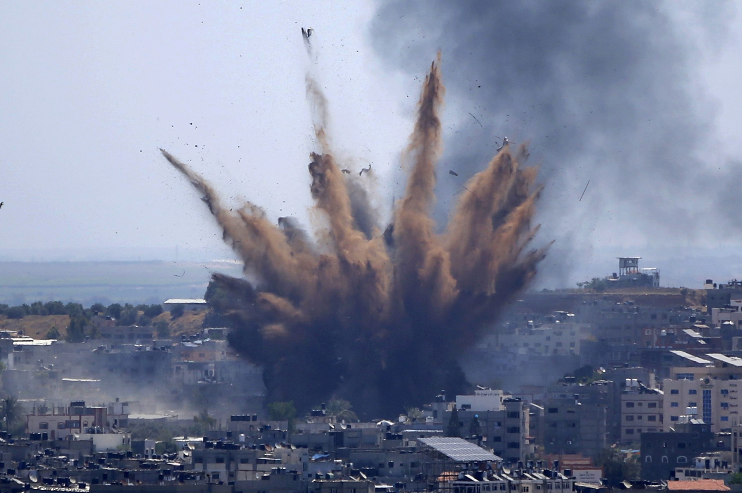 Израел удари Ивицата Газа, има загинало дете