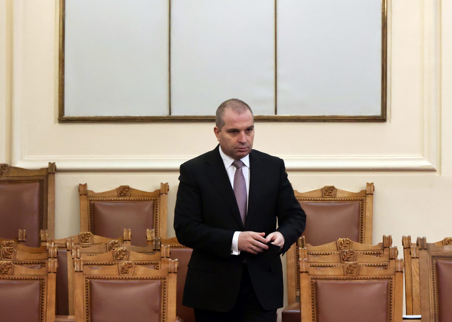 Караджов и още четирима министри на парламентарен контрол