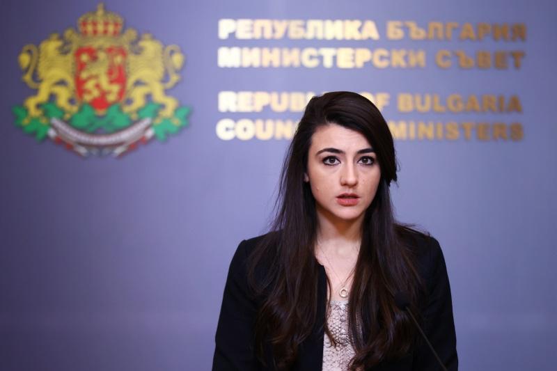Лена Бориславова: Темата "Македония" влиза в Народното събрание