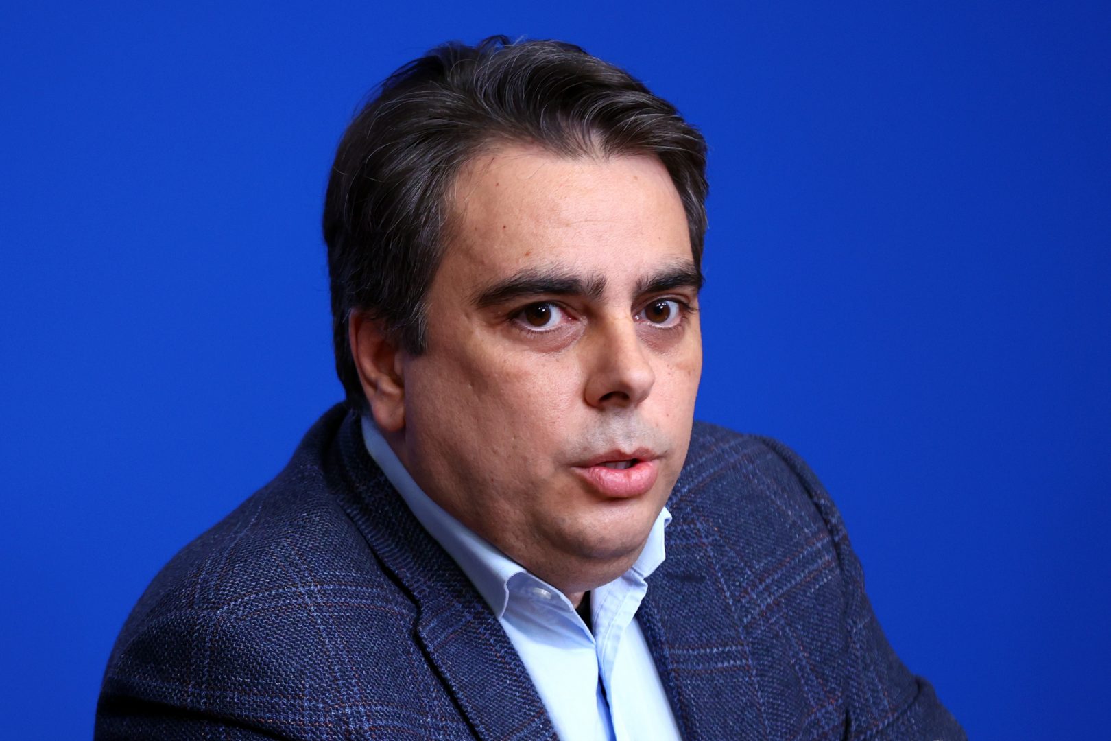 Асен Василев: Избираме между ГЕРБ-ДПС и България, в която парите стигат до хората