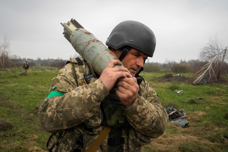 Украйна иска още оръжия и лекарства от Запада
