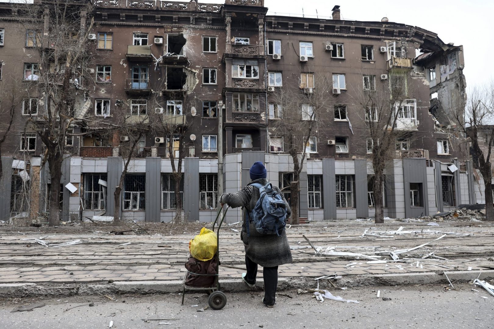 Украйна си връща Луганск. Знамена се веят в 13 нови наслени места