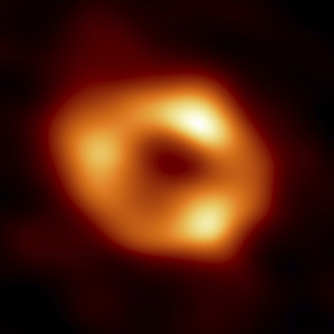 Ето я първата снимка на черна дупка в Млечния път