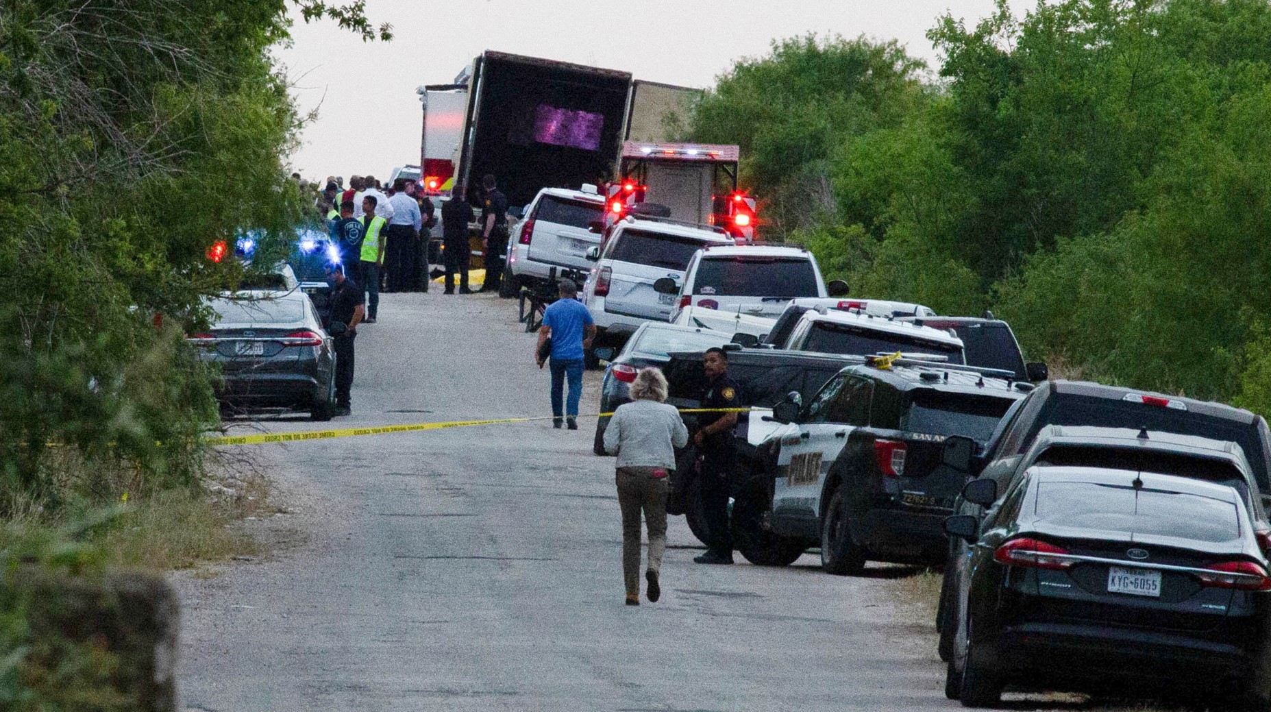 42 трупа в камион-гробница в Тексас
