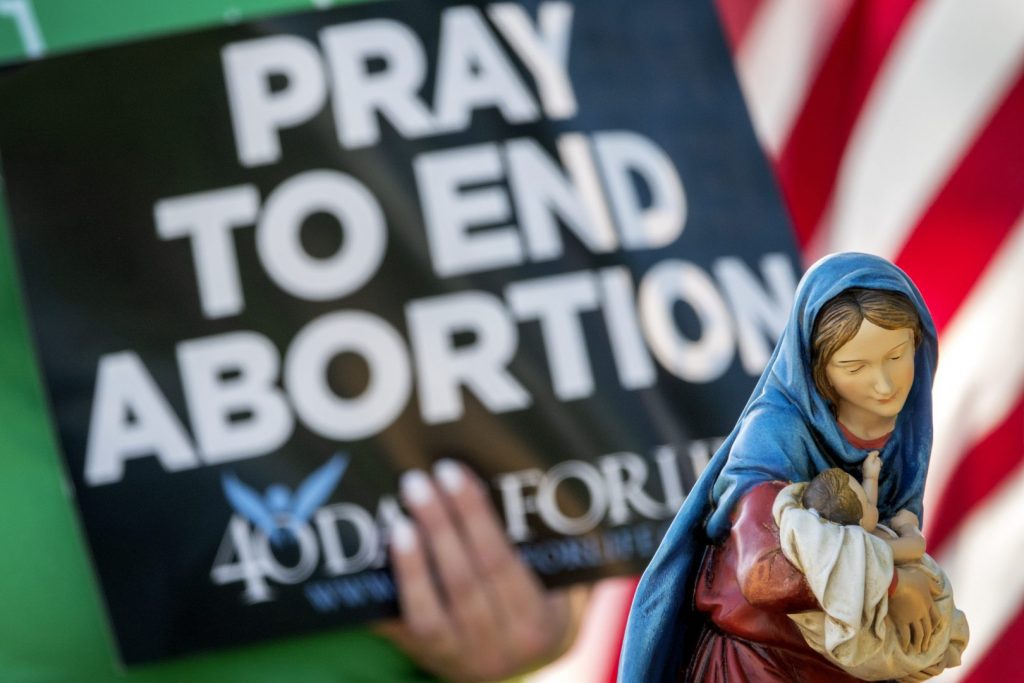Върховният съд отмени абортите