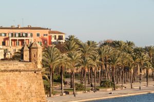 Многовековната Палма де Майорка привлича с история и красиви плажове. Сн.: Pixabay