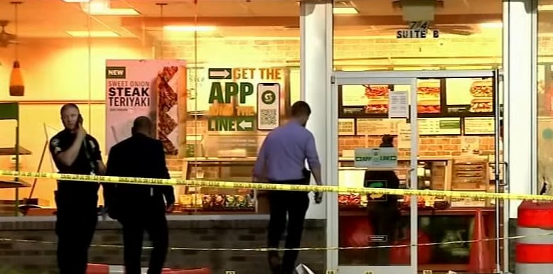 Клиент простреля две служителки заради майонезата в сандвича