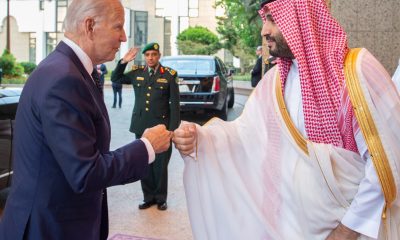 Байдън и саудитският престолонаследник удариха юмрук по време на историческа визита