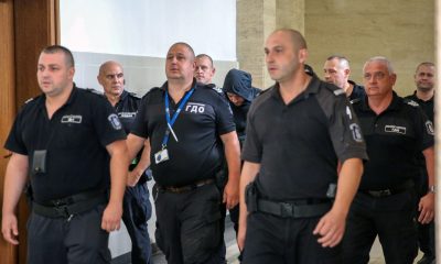 Прокуратурата разследва полицаи за „чадър“ над Семерджиев