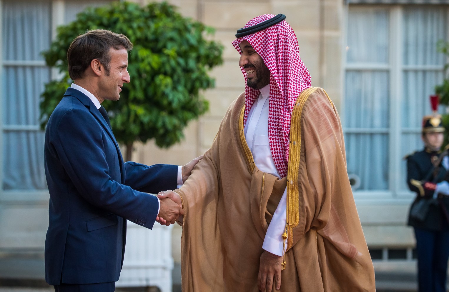 Макрон посрещна топло соченият за убиец на Хашоги саудитски престолонаследник
