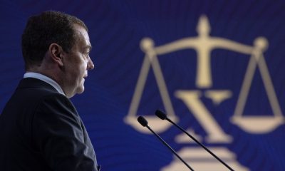 Медведев: Русия може да конфискува имуществото на чужди компании