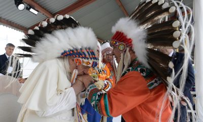 Папата поиска прошка за "злото", сторено на коренното население на Канада