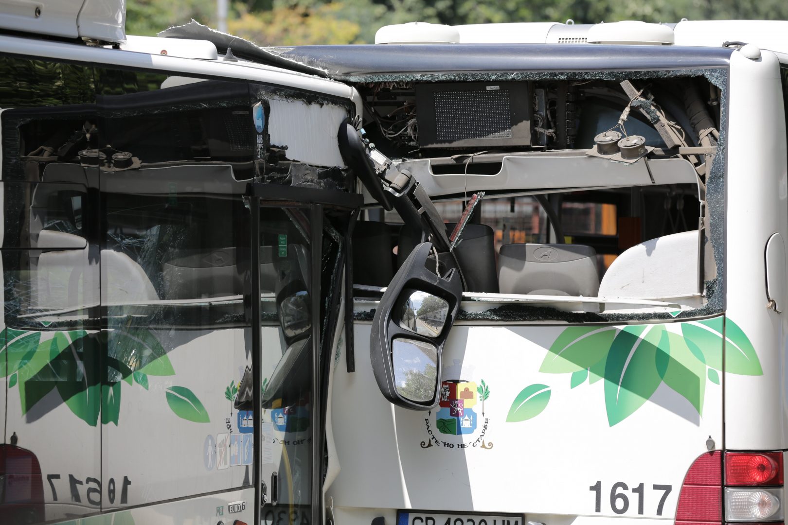 Автобуси се сблъскаха в София