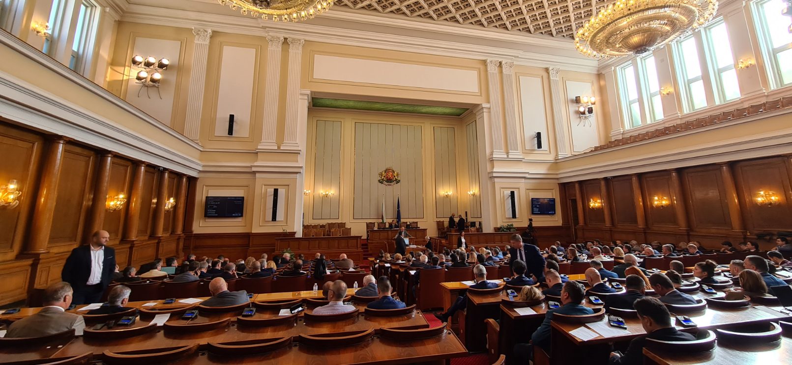 Народното събрание гласува удължаването на бюджета