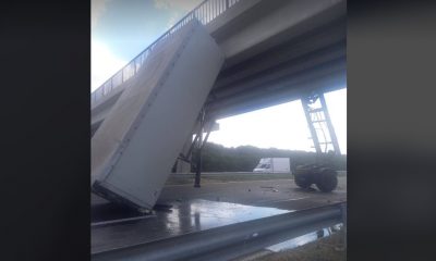 Шофьор си „забрави“ ремаркето под мост на „Тракия“ (СНИМКИ)