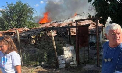 Огромен пожар край Карнобат, евакуират хора, хеликоптер гаси пламъци до Пазарджик (ВИДЕО)