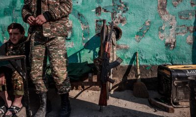 Двама убити и 14 ранени в боеве за Нагорни Карабах