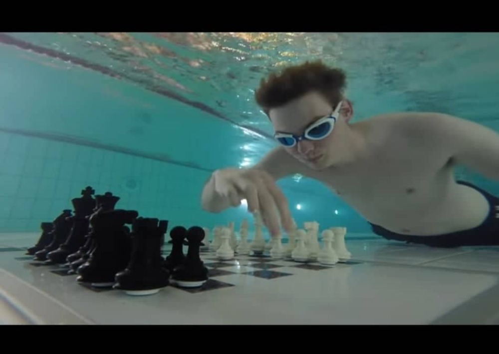 Поляк спечели световно първенство по подводен шах