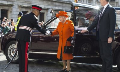 Тайните знаци на кралица Елизабет II: Какви сигнали е изпращала с чантата си