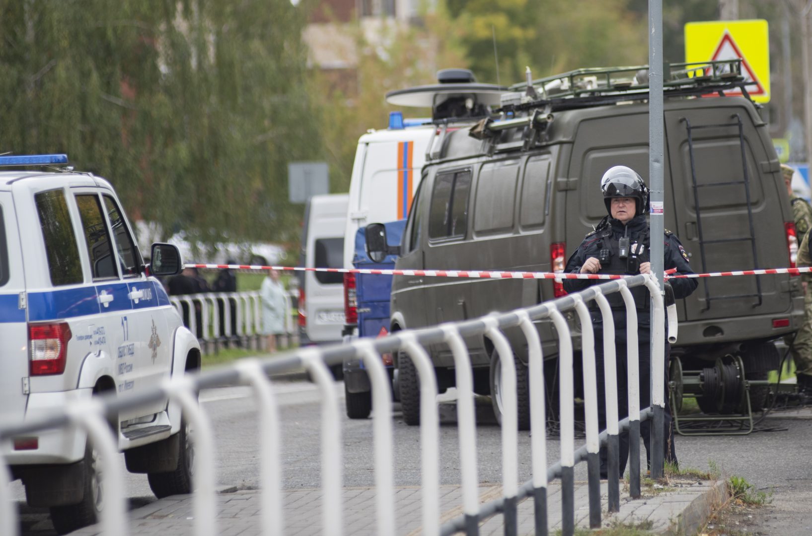 13 убити след стрелба в училище в Русия: Сред тях има и деца (СНИМКИ)