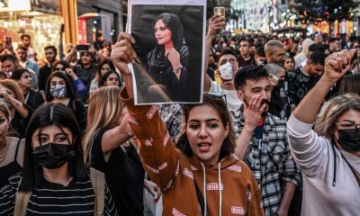 17 убити на протести в Иран заради смъртта на млада жена в полицейски арест