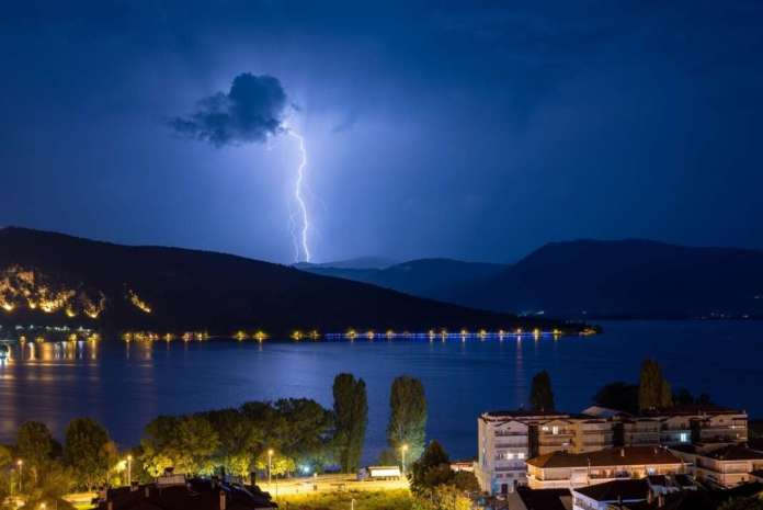 Бурята "Богдан" от Италия се очаква да засегне западната част на Гърция днес, вторник, 27 септември.