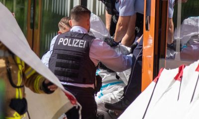 Двама ранени с нож в Германия, нападателят бе застрелян