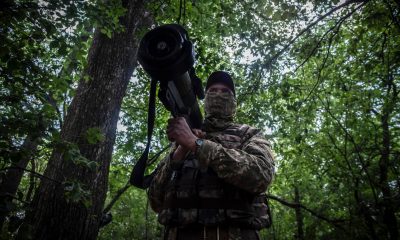 Зеленски: Руснаците опитват настъпления в Донбас и към Харков въпреки загубите