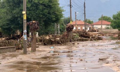 След наводненията: Кандидат-депутати от "Продължаваме промяната" помагат в село Богдан