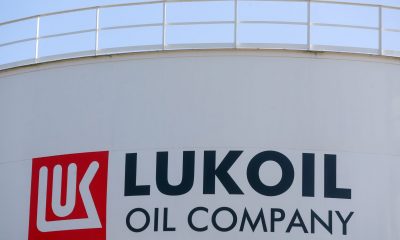 Служебното правителство отменя забраната за износ на горива от "Лукойл"