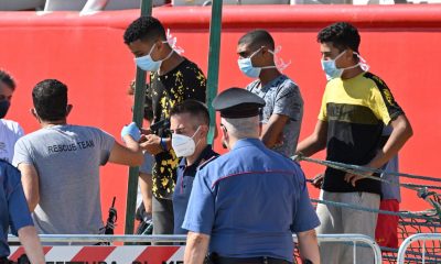 Италианска брегова охрана спаси повече от 1000 мигранти