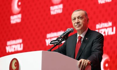 Ердоган иска нова конституция и турчин на Луната. Готви и „луд проект“