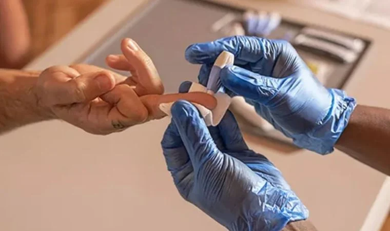 Твърде обидно: Реклама със „среден пръст“ за привличане на вниманието към хепатит С в Нова Зеландия