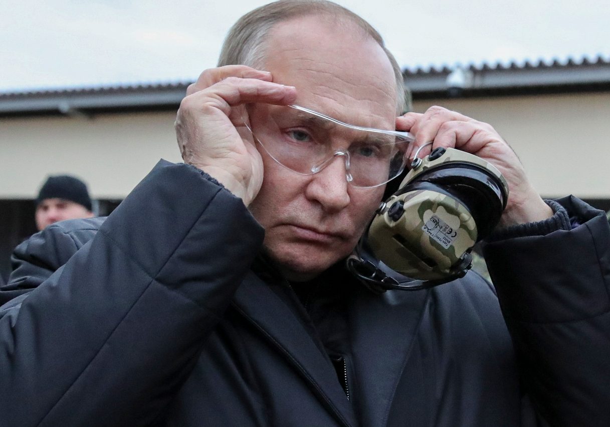 Путин не казва дали ще се кандидатира за нов мандат на година