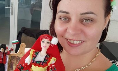 Българка твори народни носии за кукли в Германия