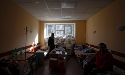 Пациенти в болница в украинския град Изюм