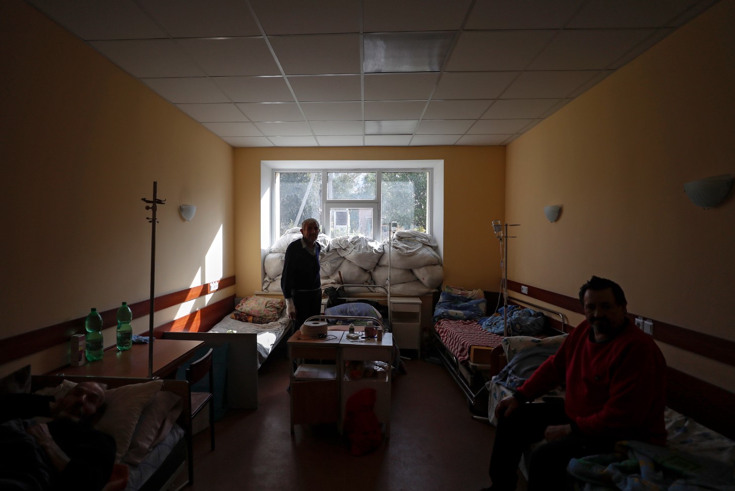 Пациенти в болница в украинския град Изюм