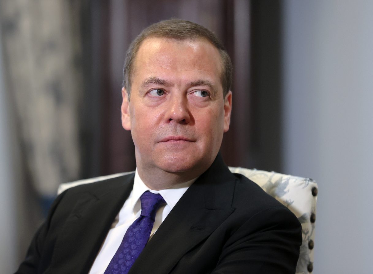 Медведев: ЕС е 51-ия щат на САЩ, да се маха от НАТО и да се саморазпуска