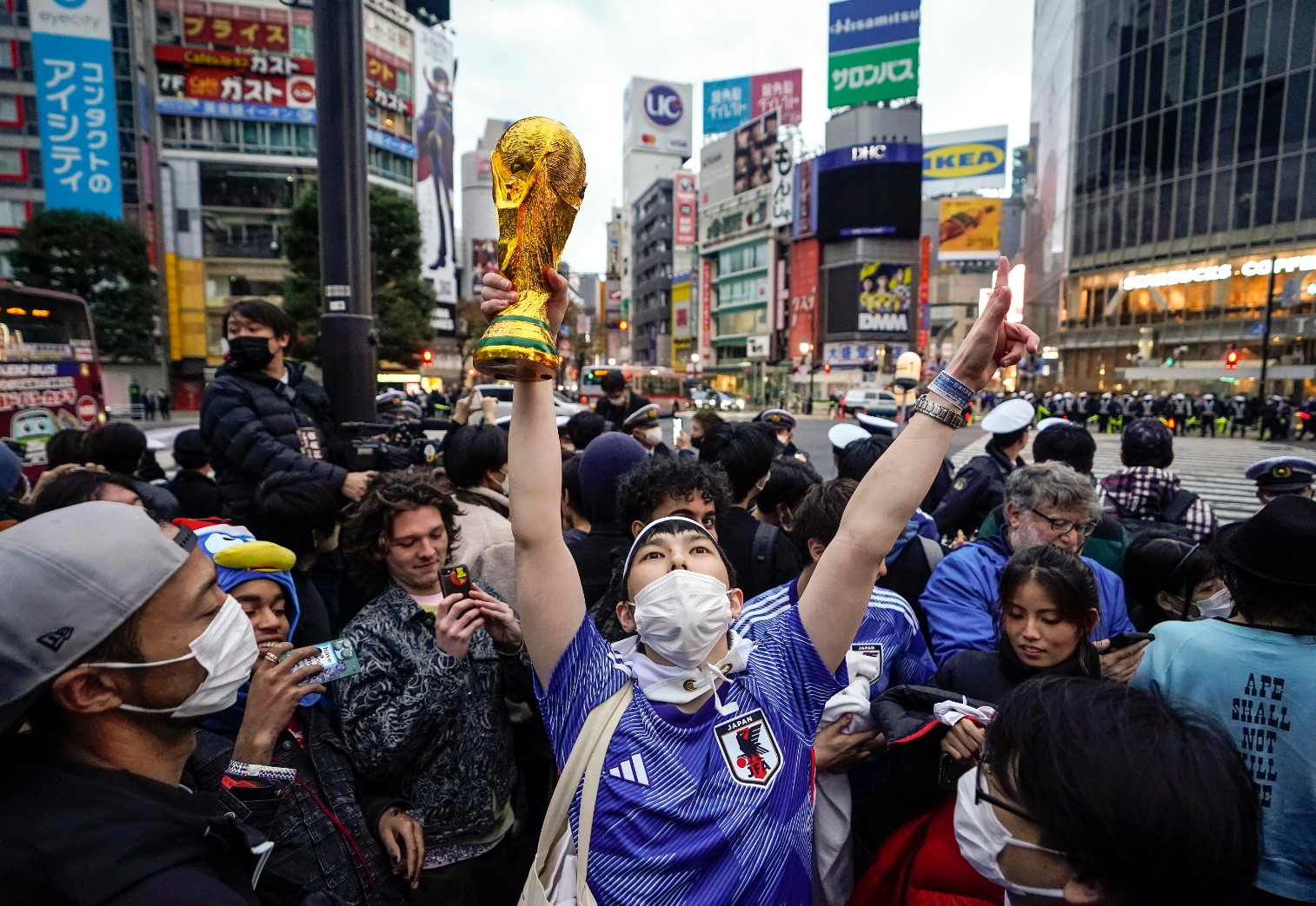 Япония победи Испания, но изхвърли Германия от световното