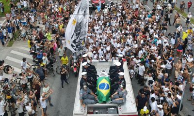 Бразилия изпрати Краля Пеле на последното му пътуване (СНИМКИ)